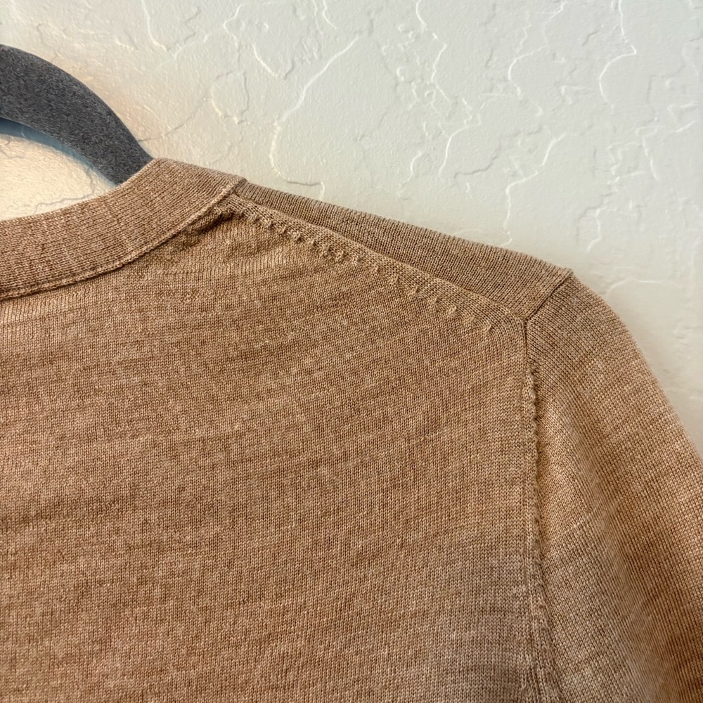 Banana Republic camel tan extra fine merino wool sweater petite medium - Picture 14 of 16